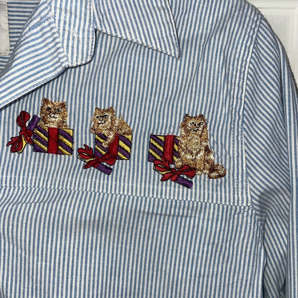 Vintage Solutions Blue Striped Shirt with Embroidered Kiittens in Box’s Small 🐈🎁 - Picture 3 of 5